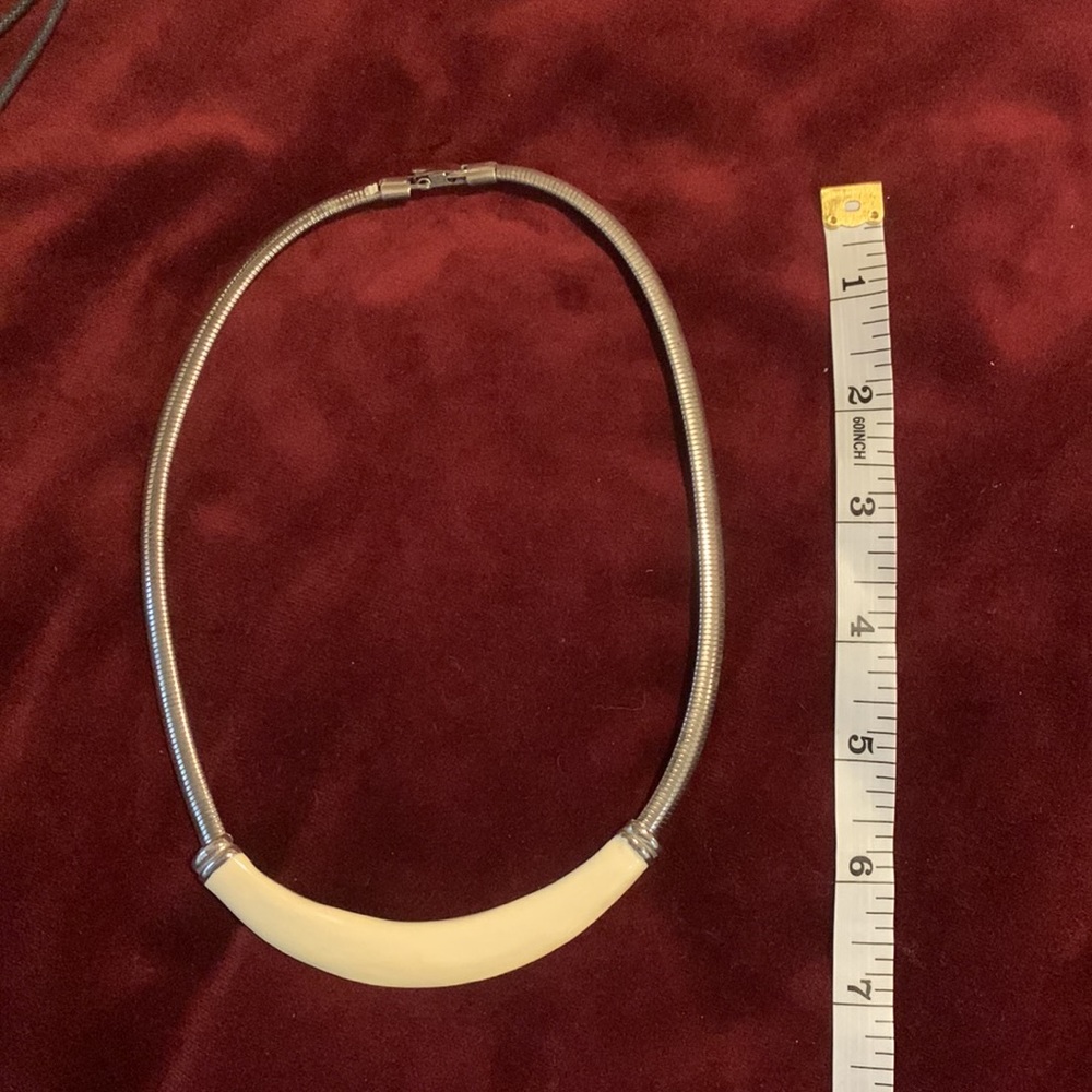 8 Necklaces - Picture 4 of 10